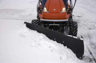 03_30-3_stroj-na-uklid-snehu-1