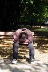sleeping-man-in-the-park-1-1431440