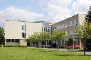 279b_foto_blizi_se_ocekavane_rozdeleni_obchodni_akademie_hotelove_skoly_a_stredni_odborne_skoly_turnov