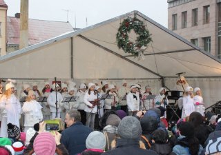 023a_foto_vanocni_trhy_oslavily_treti_advent
